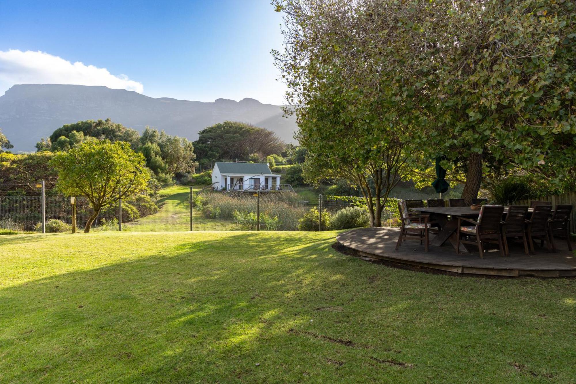 Serene, Thatched Apartment In Noordhoek, Le Cap Extérieur photo